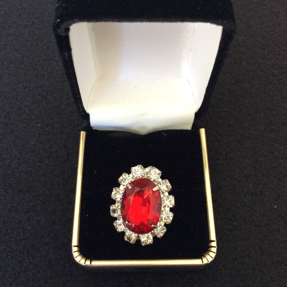 Vintage Ruby Red Rhinestone Ring. - image 2